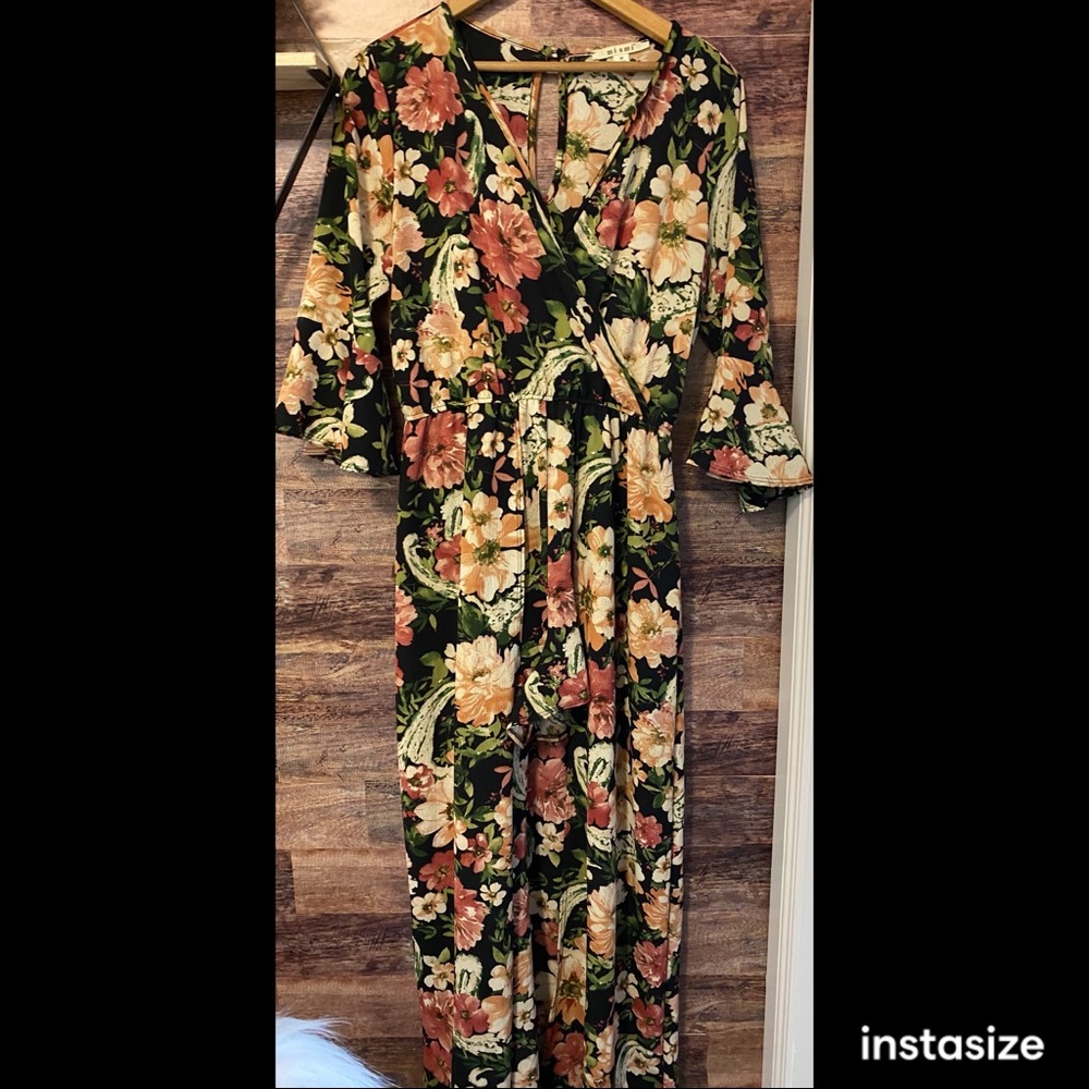 FRANCESCA’S- shorts romper with maxi skirt overlay, cross v neck, keyhole neck.